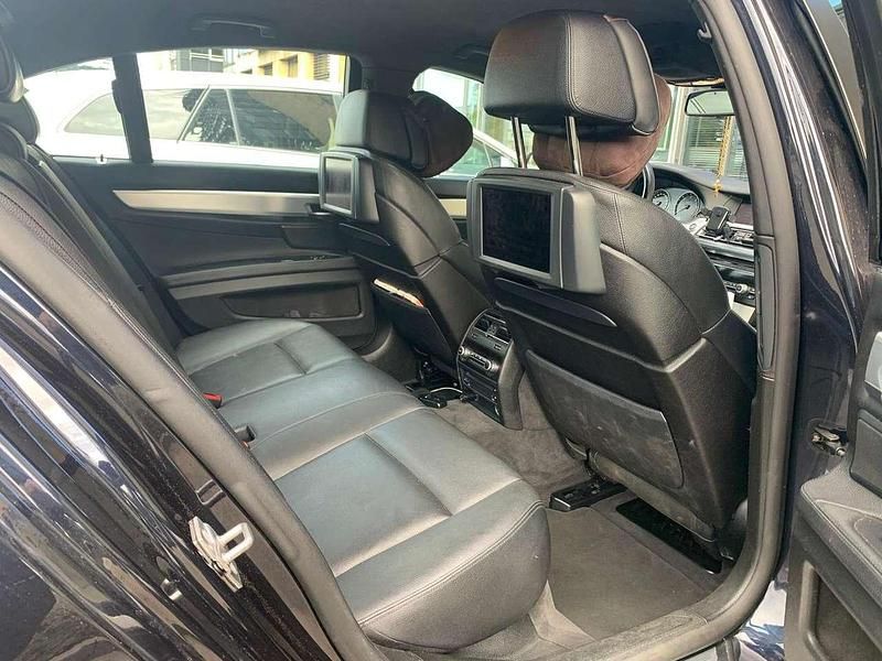 Usata BMW 740 306 CV (225 kW) 2013 Blu Berlina