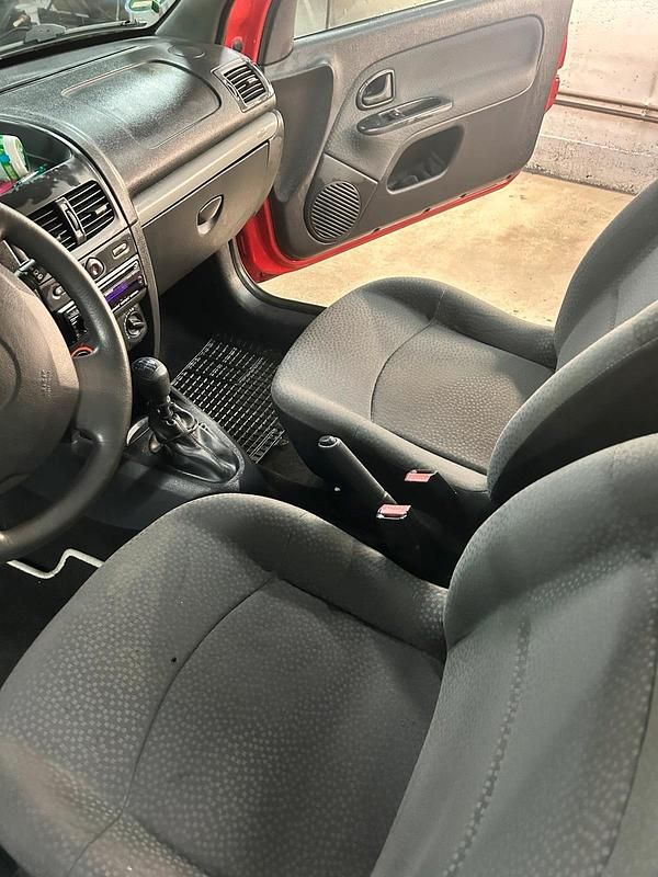 Gebraucht Renault Clio II 58 PS (42 kW) 2006 Rot Kleinwagen