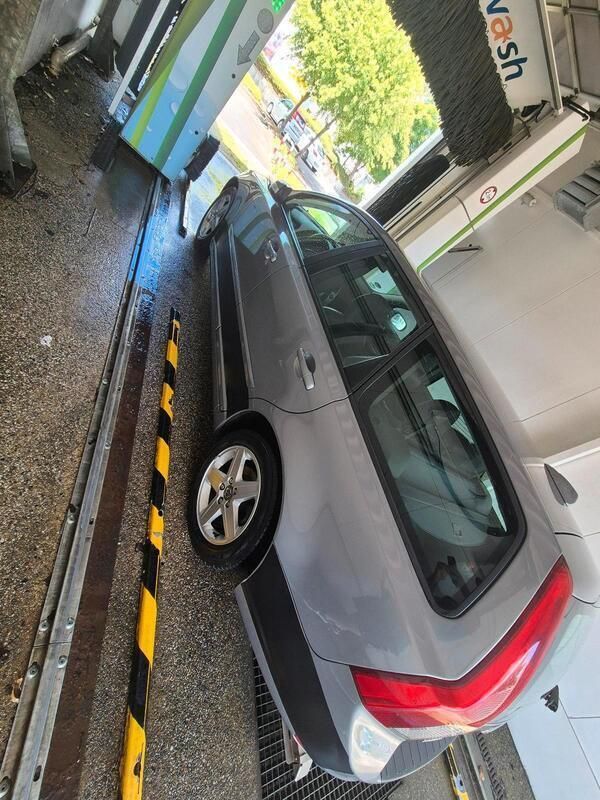 Grau Gebraucht 2008 Volvo V50 Summum Kombi | 5.250 € (Teuer) - Bild 1/4