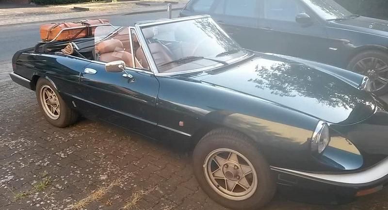 Gebraucht Alfa Romeo Spider 109 PS (80 kW) 1984 Grün Cabrio