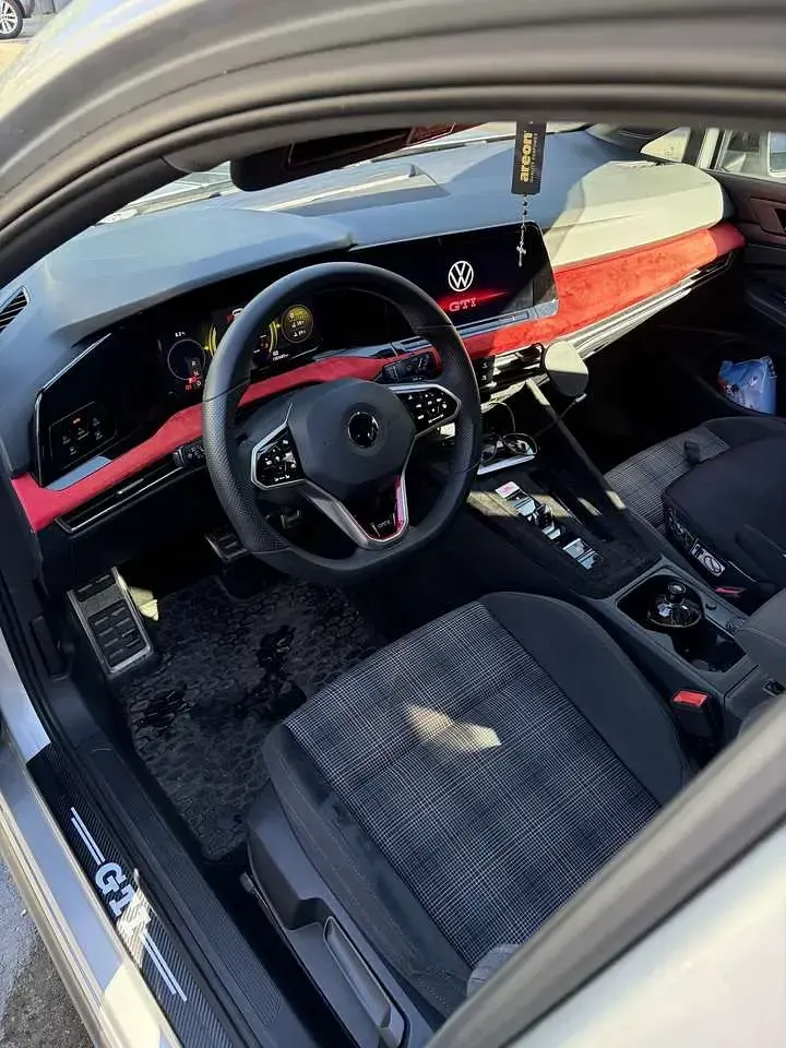 Gebraucht VW Golf VII GTI 245 PS (180 kW) 2021 Grau Kleinwagen
