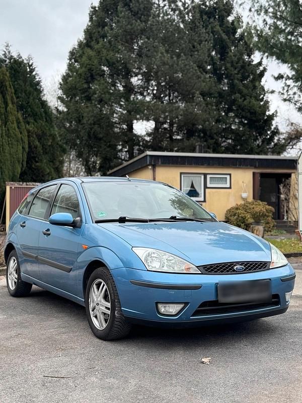 Usata Ford Focus 101 CV (74 kW) 2002 Blu Utilitaria