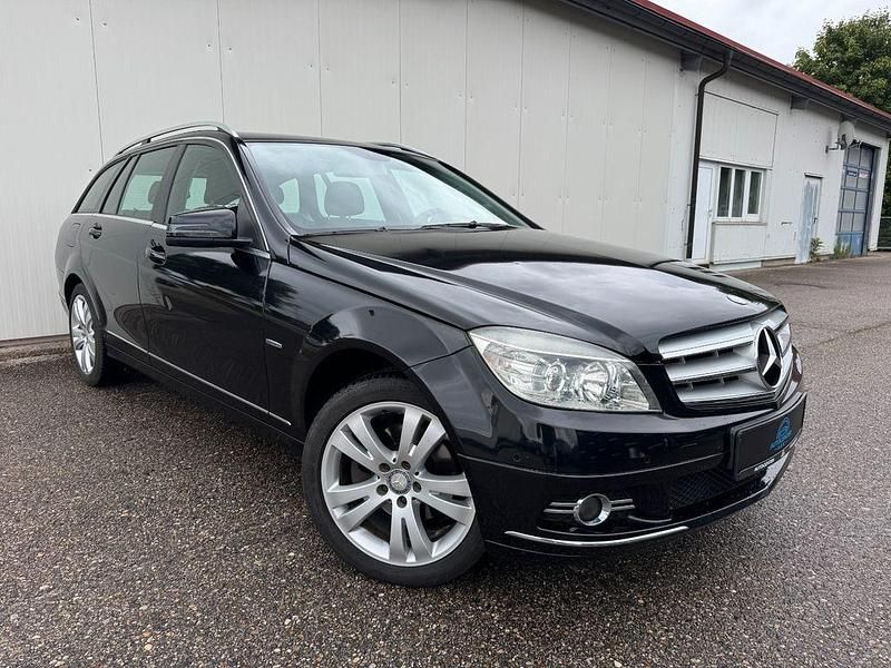 Schwarz Gebraucht 2010 Mercedes C200 Avantgarde Kombi | 7.499 € (Guter Preis) - Bild 1/4