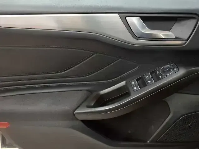 Second-hand Ford Focus 155 CP (114 kW) 2023 Negru Berlinǎ