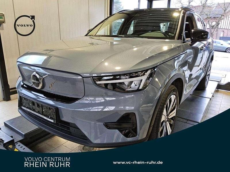 Grau thunder grey / metallic Gebraucht 2022 Volvo XC40 Core SUV | 25.850 € (Superpreis) - Bild 1/3