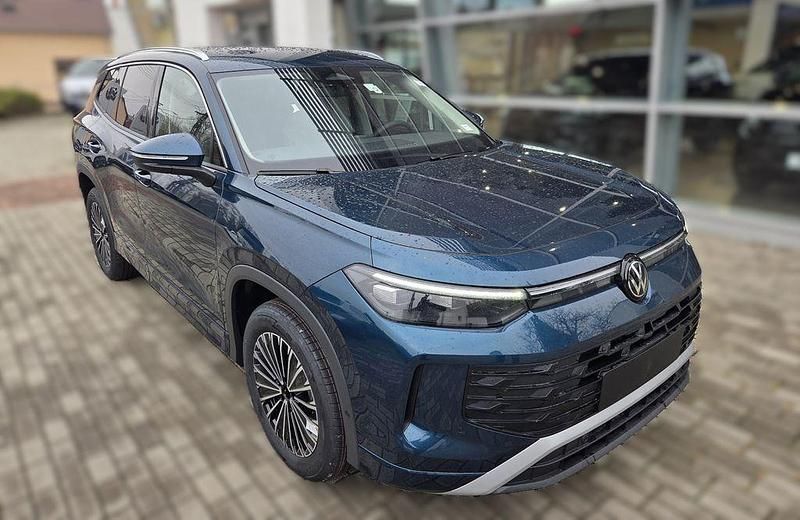 Neu VW Tayron 150 PS (110 kW) 2026 Blau SUV