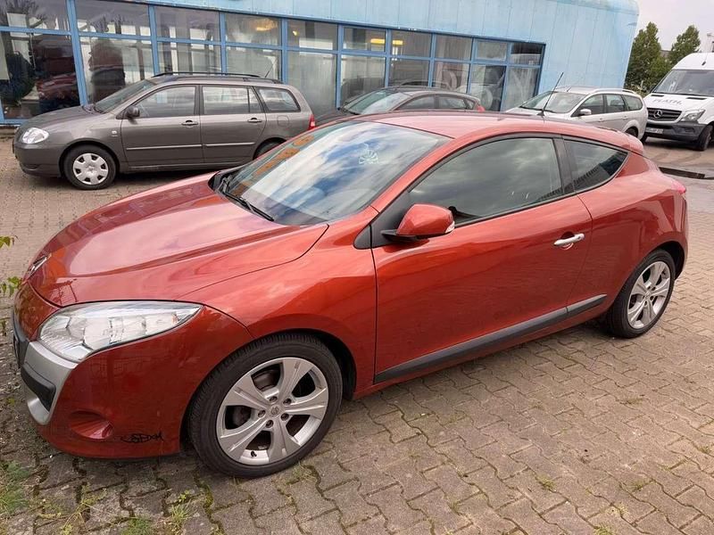 Gebraucht Renault Mégane Coupé Dynamique 110 PS (80 kW) 2009 Orange Coupé