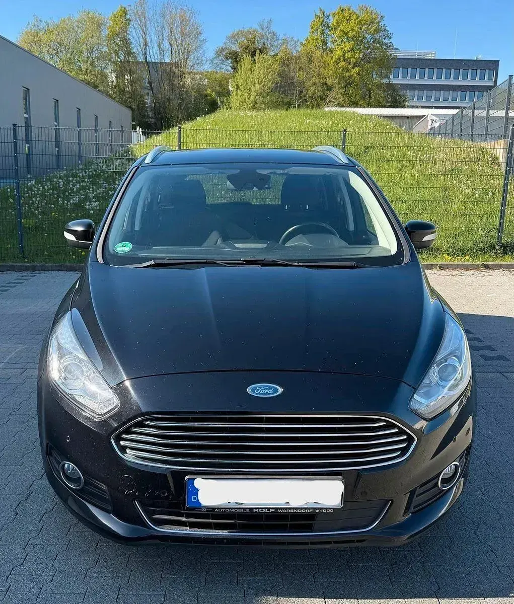 Używany Ford S-MAX Titanium 150 KM (110 kW) 2017 Czarny Minivan