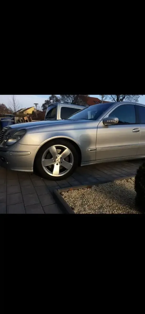Gebraucht Mercedes E500 306 PS (225 kW) 2002 Silber Limousine