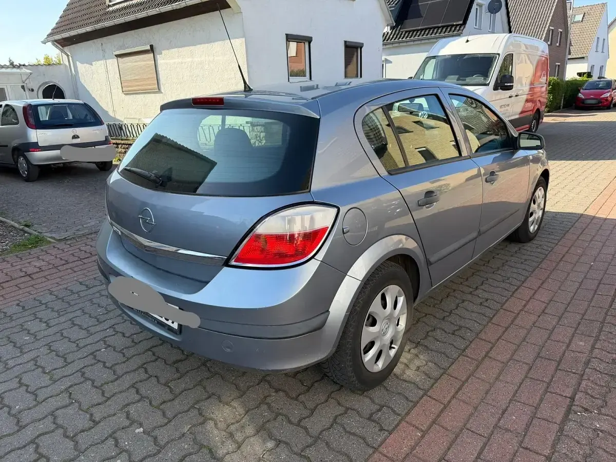 Gebraucht Opel Astra 90 PS (66 kW) 2004 Grau Limousine
