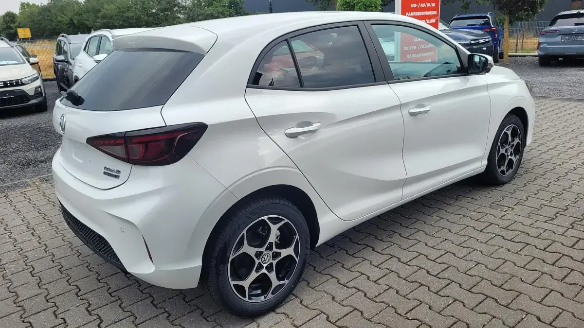 Neu MG MG3 Luxury 194 PS (142 kW) 2026 Dover weiß Kleinwagen
