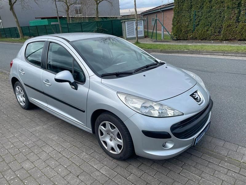 Silber Gebraucht 2006 Peugeot 207 Limousine | 2.490 € (Etwas zu teuer) - Bild 1/4