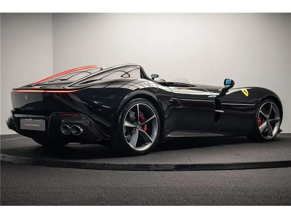 Gebraucht Ferrari Monza 810 PS (595 kW) 2020 Schwarz Cabrio