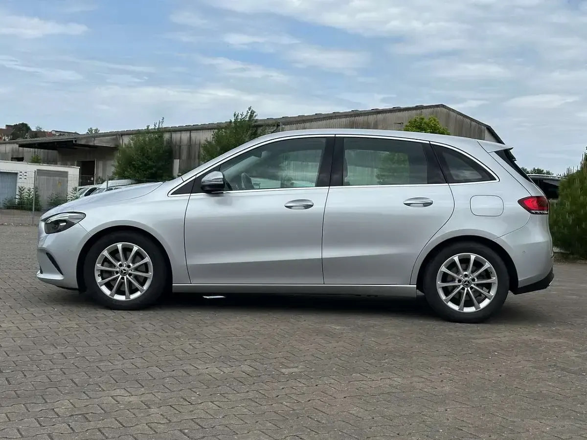 Gebraucht Mercedes B220 190 PS (139 kW) 2019 Iridiumsilber  metalliclack Kleinwagen