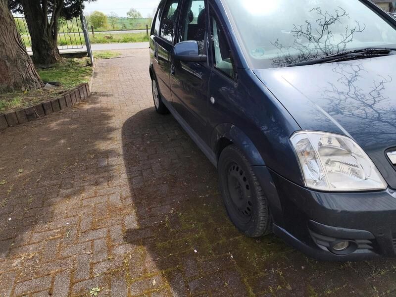Grau Gebraucht 2007 Opel Meriva Van / Kleinbus | 420 € (Superpreis) - Bild 1/3