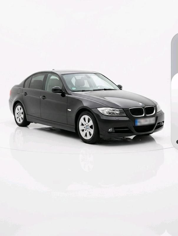 Gebraucht BMW 320 163 PS (119 kW) 2011 Schwarz Limousine