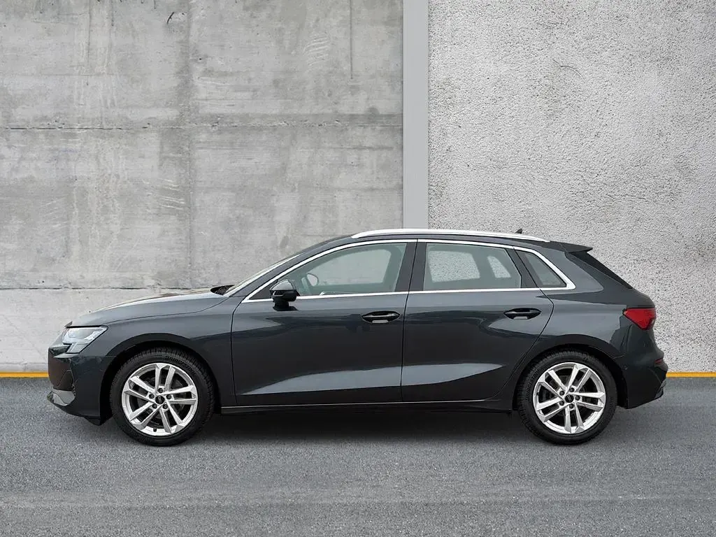 Gebraucht Audi A3 Sport 150 PS (110 kW) 2025 Grau Limousine