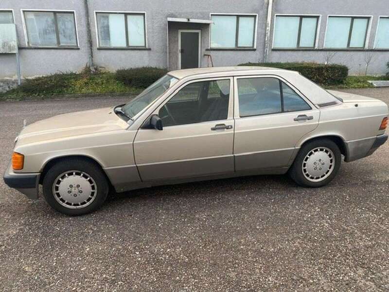 Silber Gebraucht 1989 Mercedes 190 Limousine | 3.950 € - Bild 1/3