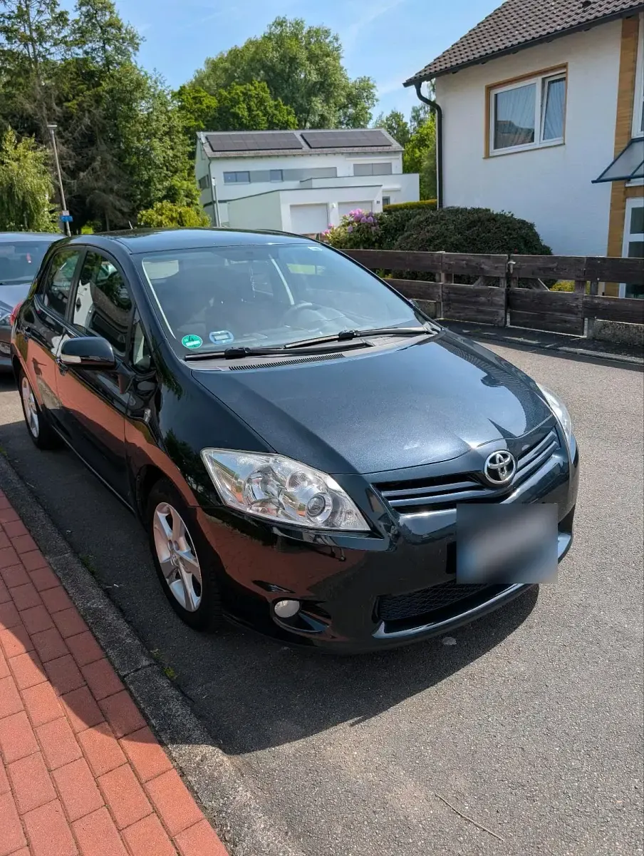 Gebraucht Toyota Auris 132 PS (97 kW) 2012 Schwarz Limousine