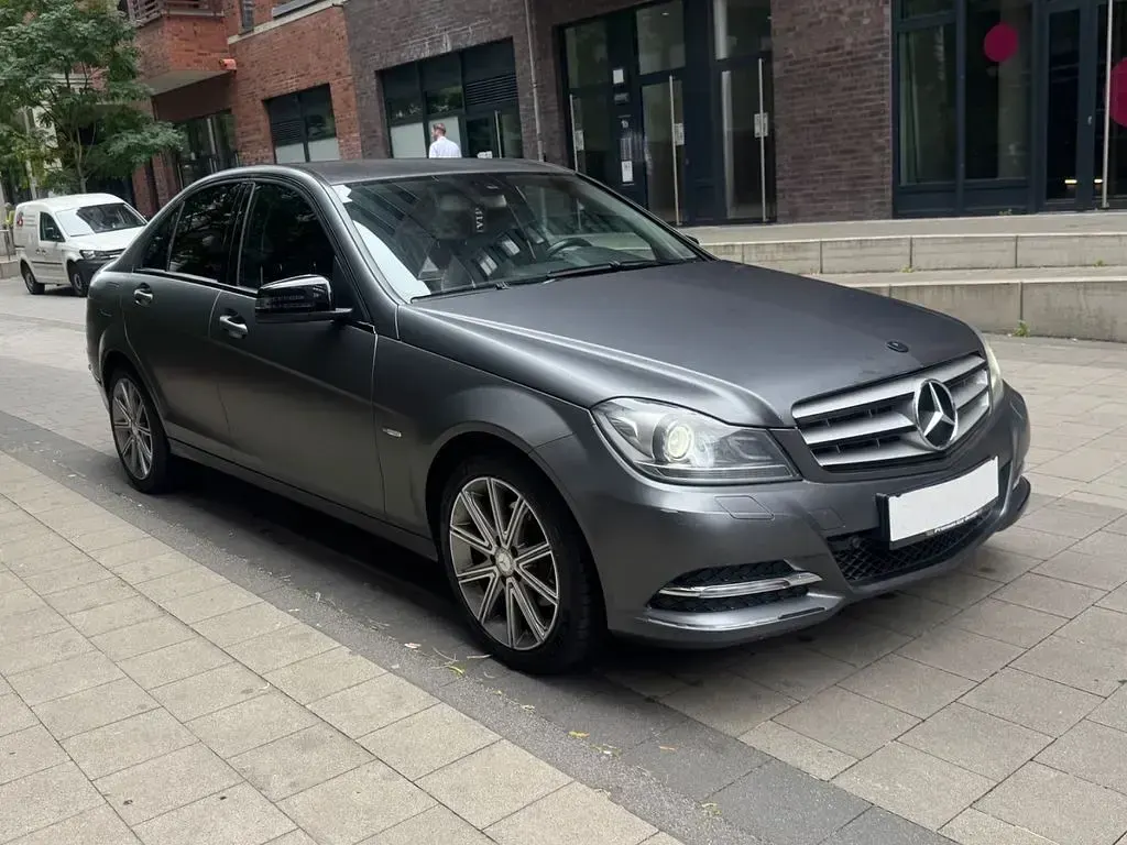 Gebraucht Mercedes C250 204 PS (150 kW) 2011 Gold Limousine