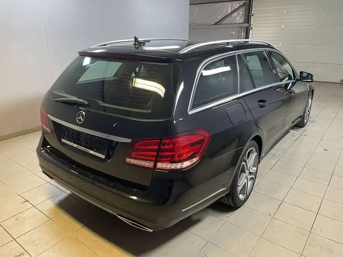 Gebraucht Mercedes E250 204 PS (150 kW) 2016 Obsidianschwarz  metalliclack Kombi