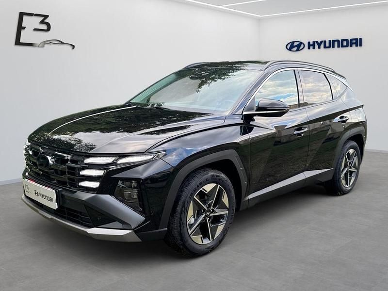 Schwarz Neu 2025 Hyundai Tucson Trend SUV | 37.190 € (Teuer) - Bild 1/4