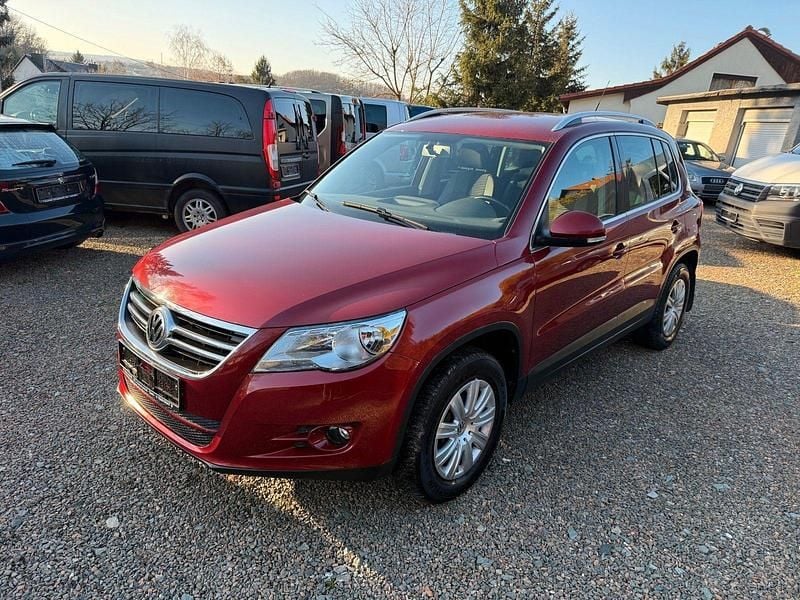 Gebraucht VW Tiguan 140 PS (102 kW) 2011 Rot SUV