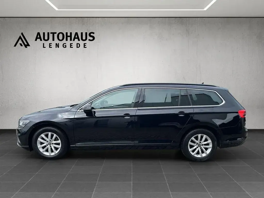 Gebraucht VW Passat 150 PS (110 kW) 2023 Schwarz Kombi