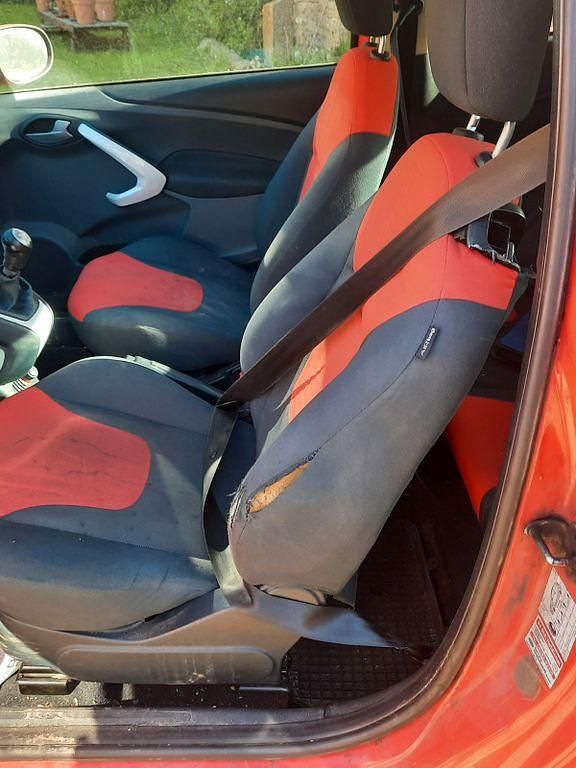 Używany Ford Ka Titanium 69 KM (50 kW) 2010 Czerwony Hatchback
