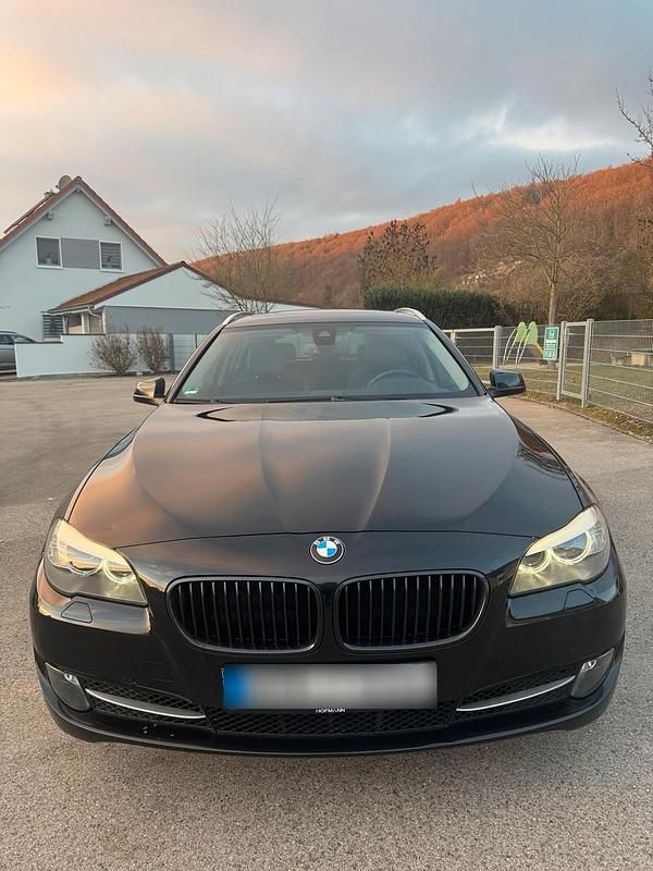 Gebraucht BMW 525 218 PS (160 kW) 2012 Schwarz Kombi