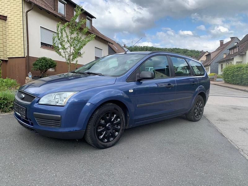 Blau Gebraucht 2005 Ford Focus Kombi | 2.000 € - Bild 1/4