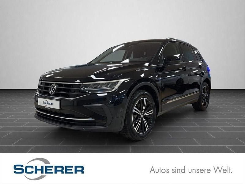 Deep black perleffekt (metallic) Gebraucht 2021 VW Tiguan United SUV | 25.400 € (Guter Preis) - Bild 1/4