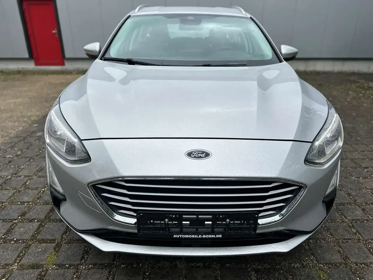 Gebraucht Ford Focus Cool & Connect 120 PS (88 kW) 2020 Silber Kombi