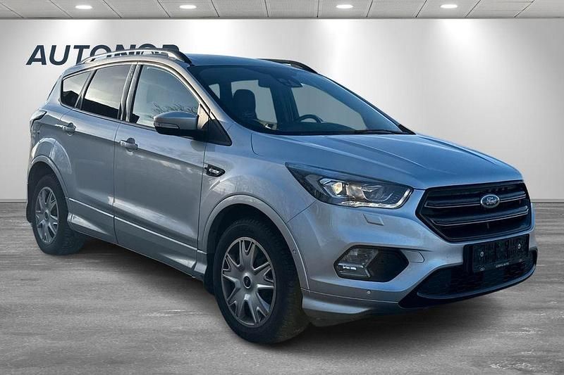 Gebraucht Ford Kuga ST-Line 120 PS (88 kW) 2018 Silber SUV