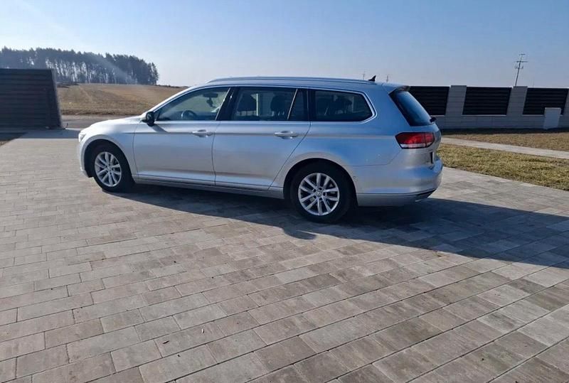 Gebraucht VW Passat 150 PS (110 kW) 2018 Silber Kombi