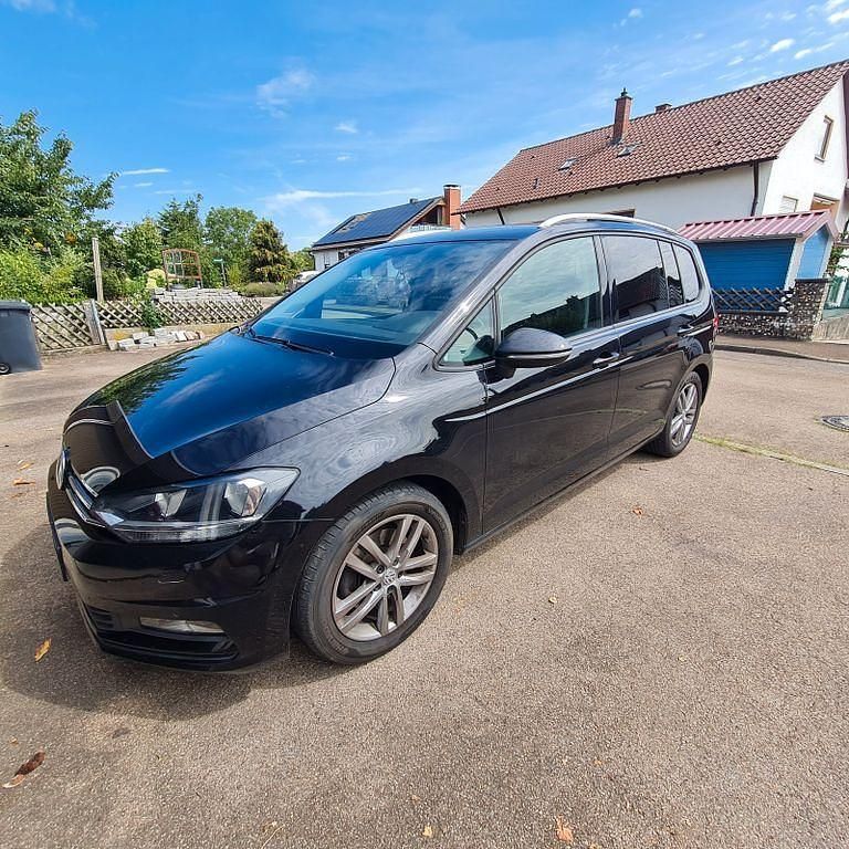Schwarz Gebraucht 2016 VW Touran Allstar Van / Kleinbus | 13.600 € (Fairer Preis) - Bild 1/4