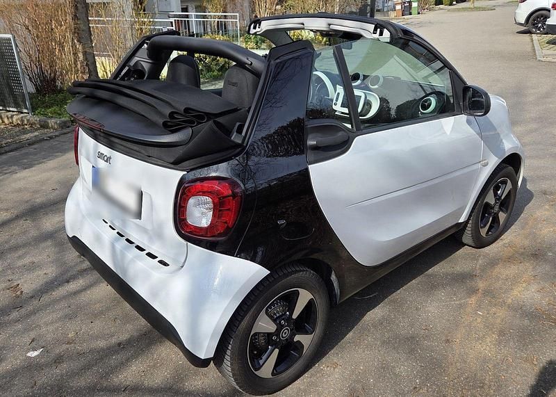 Gebraucht Smart ForTwo Cabrio Passion 90 PS (66 kW) 2017 Weiß Cabrio