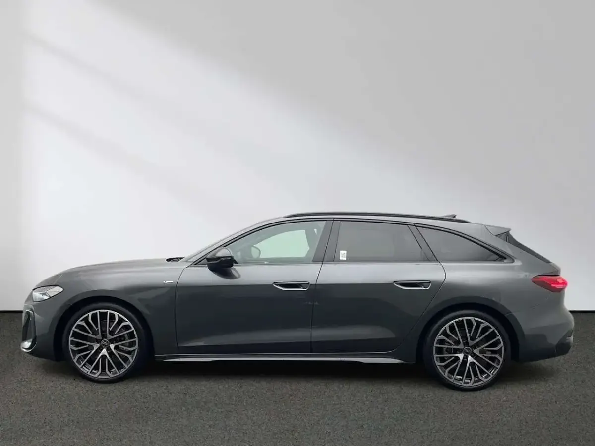 Gebraucht Audi A5 Sport 204 PS (150 kW) 2025 Daytonagrau perleffekt Kombi