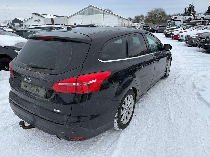 Gebraucht Ford Focus Titanium 182 PS (133 kW) 2015 Schwarz Limousine