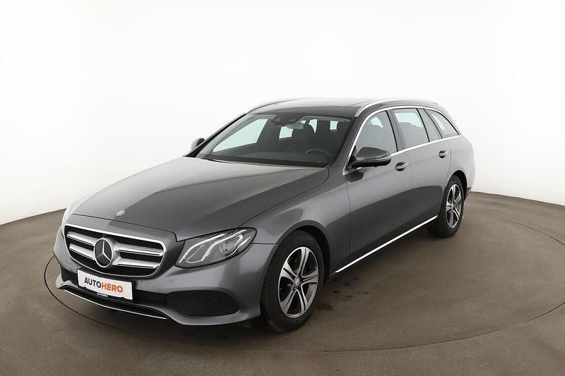 Gebraucht Mercedes E220 Avantgarde 194 PS (142 kW) 2016 Grau Kombi