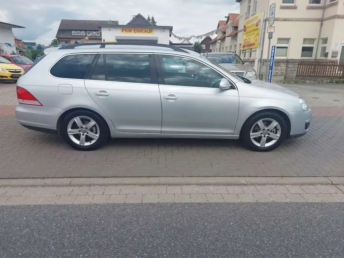 Gebraucht VW Golf VI Comfortline 105 PS (77 kW) 2009 Reflexsilber metallic Kombi