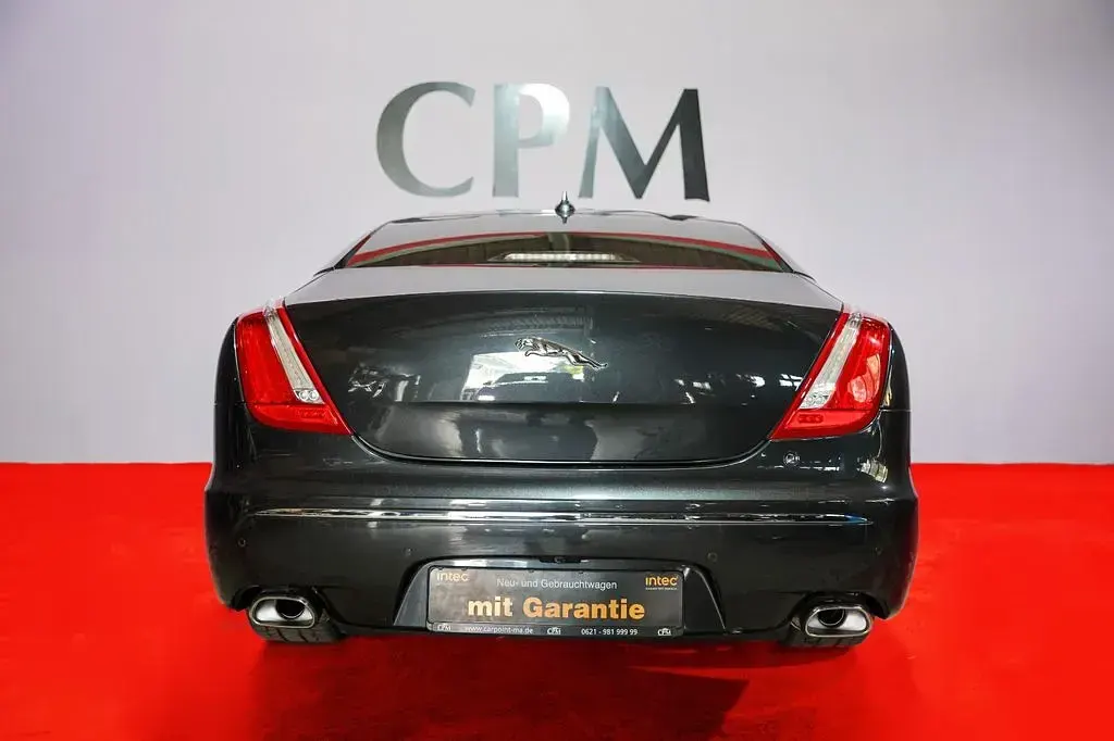 Gebraucht Jaguar XJ Premium Luxury 275 PS (202 kW) 2014 Stratus grey Limousine