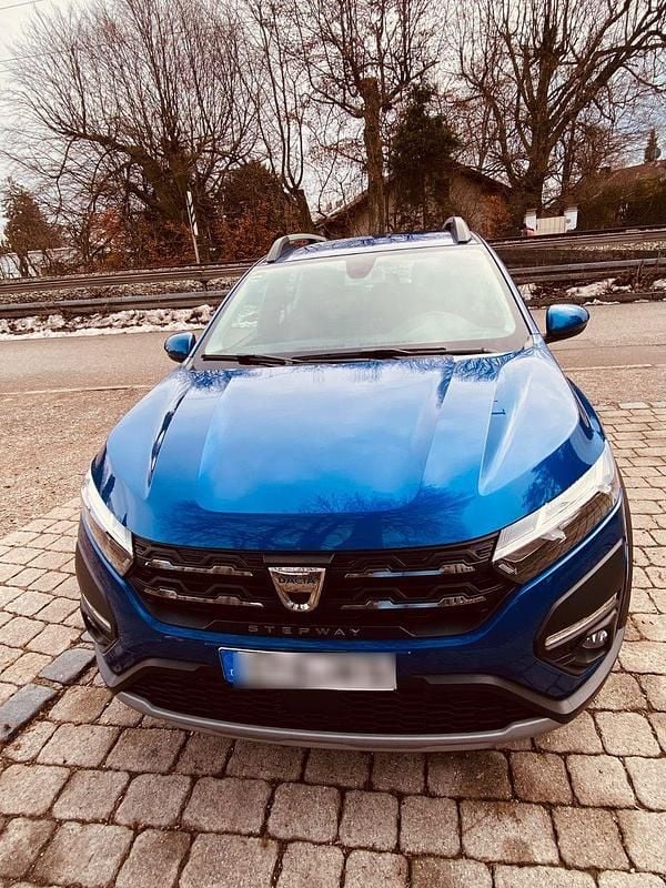 Blau Gebraucht 2023 Dacia Sandero Comfort Kleinwagen | 13.200 € (Guter Preis) - Bild 1/4