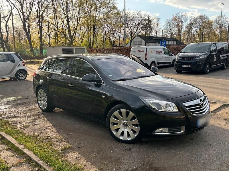 Gebraucht Opel Insignia 220 PS (161 kW) 2012 Schwarz Kombi