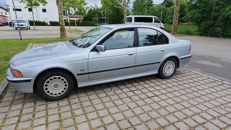 Silber Gebraucht 1998 BMW 523 Limousine | 3.800 € (Guter Preis) - Bild 1/4