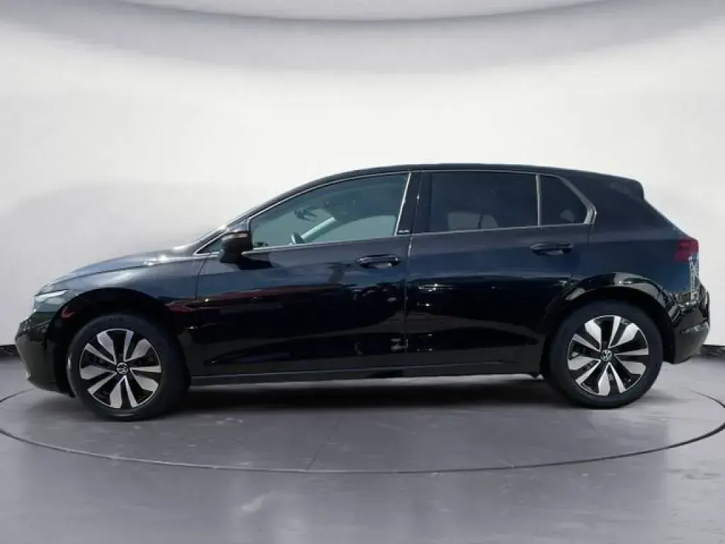 Gebraucht VW Golf VIII Move 150 PS (110 kW) 2024 Deep black perleffekt Limousine