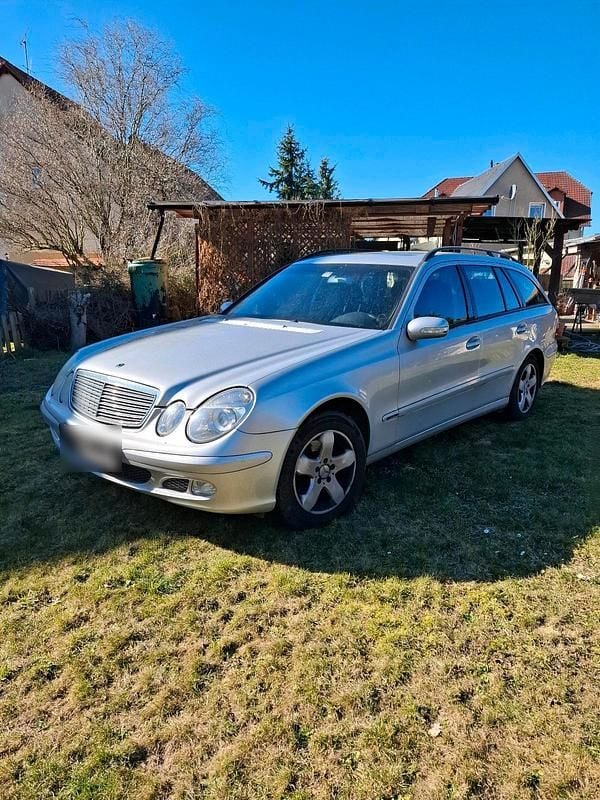 Gebraucht Mercedes E200 163 PS (119 kW) 2004 Silber Kombi