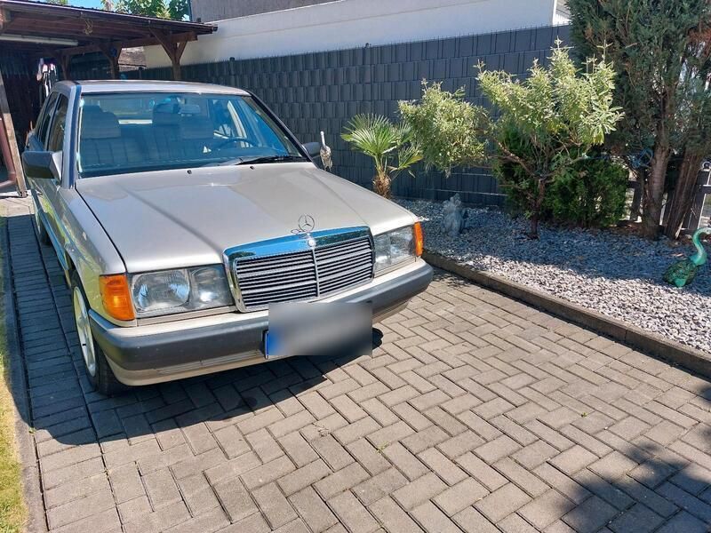 Gold Gebraucht 1992 Mercedes 190 Limousine | 9.000 € - Bild 1/4