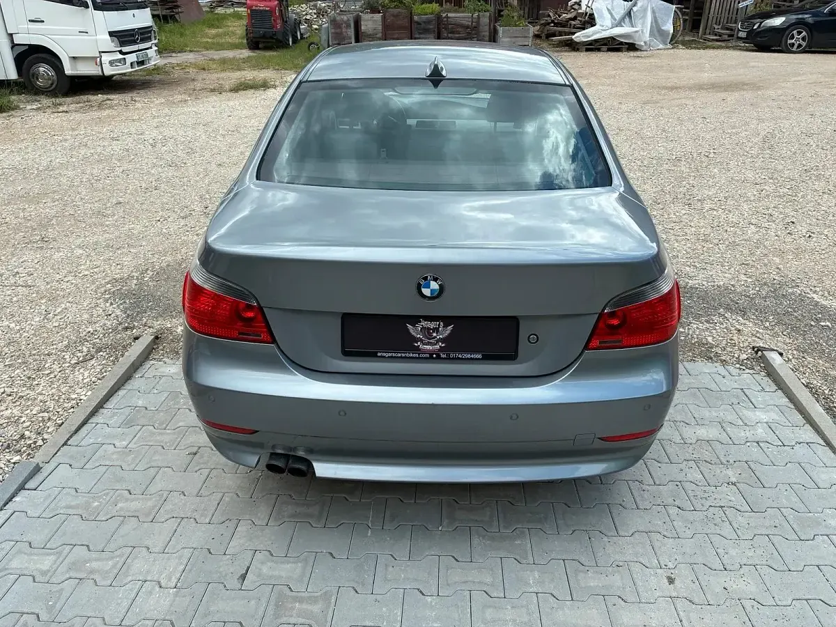 Gebraucht BMW 520 170 PS (125 kW) 2004 Silber Limousine