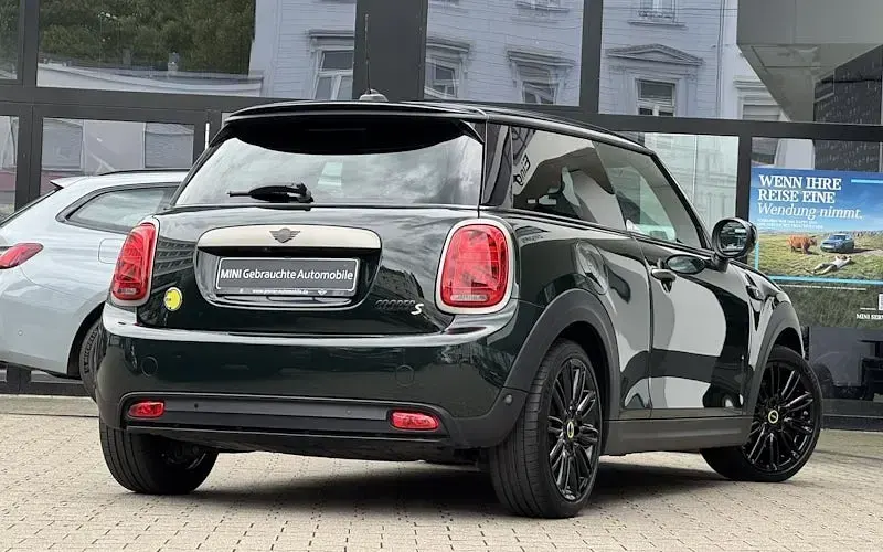 Gebraucht Mini Cooper SE Resolute Edition 135 kW (184 PS) 2023 Grün Kleinwagen